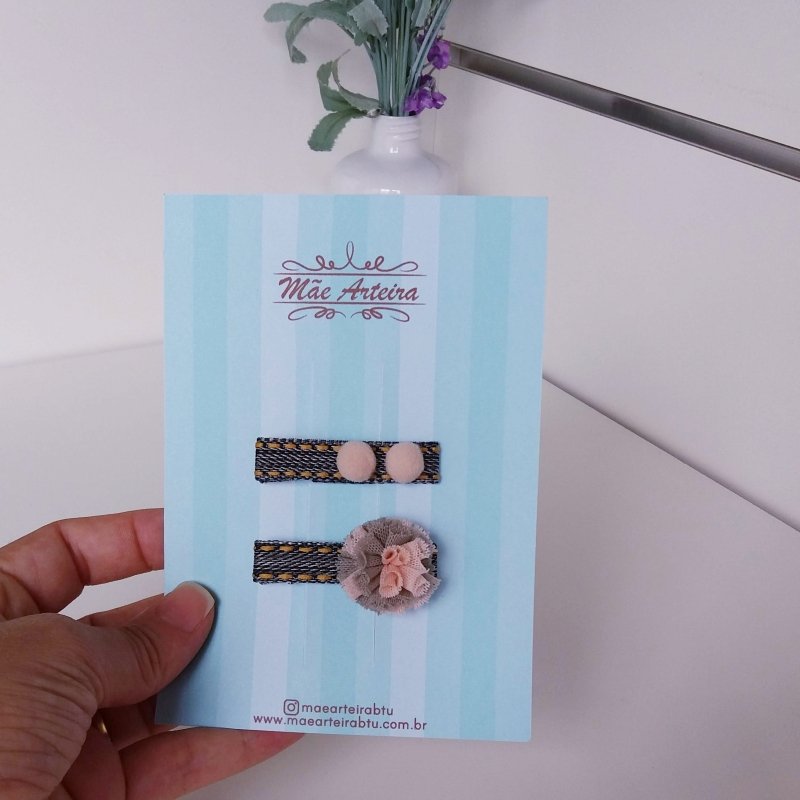 Hair Clip 2 Pequeno Jeans Preto/Pompom