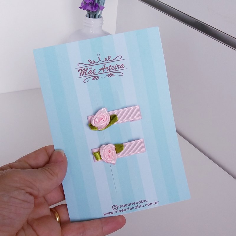 Hair Clip 2 Pequeno Rosa Bebe/Flor Cetim - Imagem 2