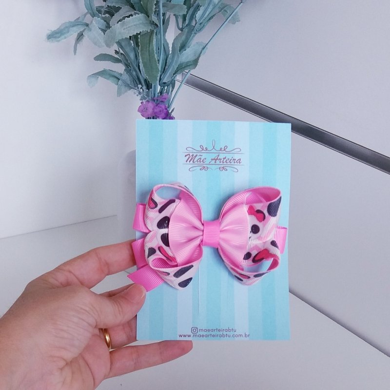 Laço Amora Pequeno Rosa Chiclete e Panda