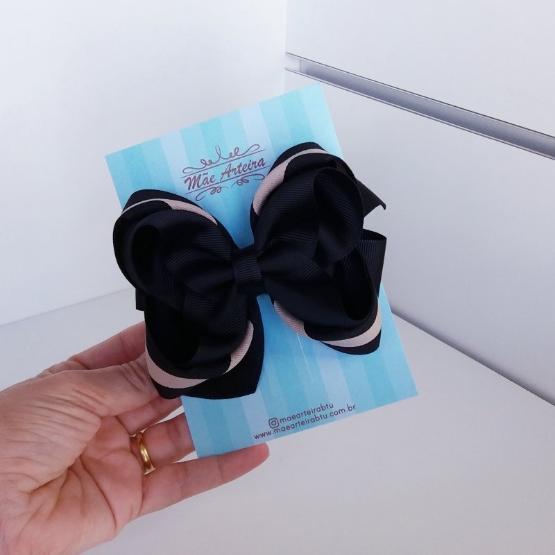 Laço Boutique Sobreposto Grande Preto/Listra Bege