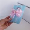 Laço Boutique Médio Organza Rosa/Arranjo Pérolas - Image 3