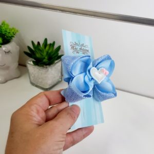 Laço Boutique Sobreposto PP Juta Azul Bebê/ Coração