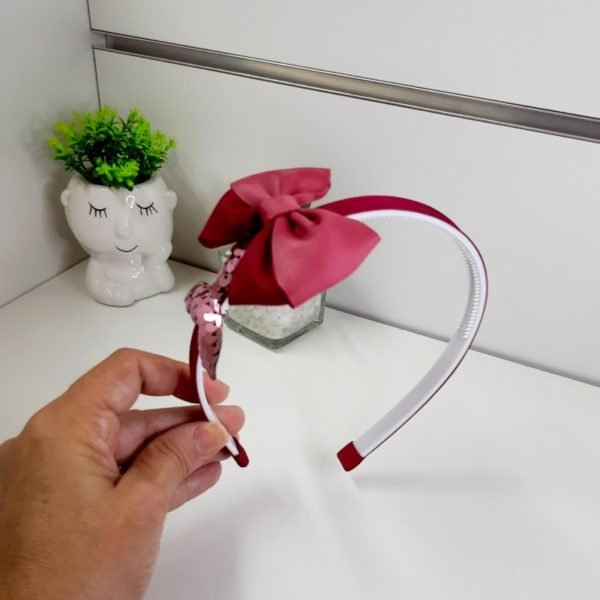 Tiara Laço Magenta /Sereia Paetê - Image 3