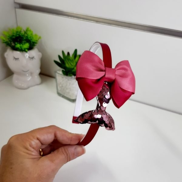 Tiara Laço Magenta /Sereia Paetê