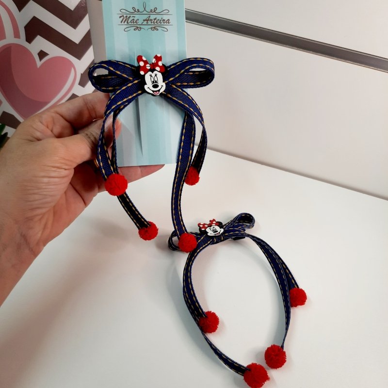 Par Laço Gravata Duplo Médio Jeans/Presponto Pompom Pendente