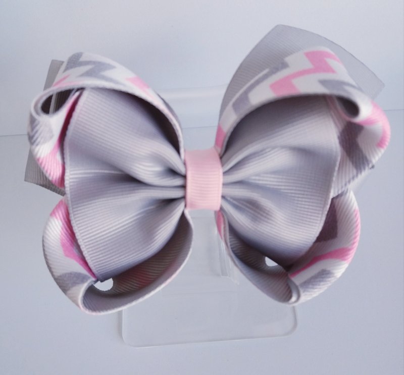 Laço Amora Grande Cinza e Chevron Cinza e Rosa