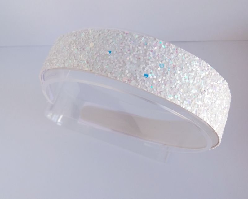 Tiara Larga Brilho Branca - Imagem 2