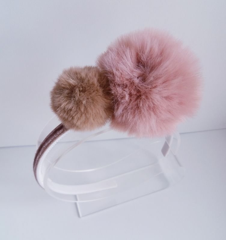 Tiara Pompom Veludo Cinza